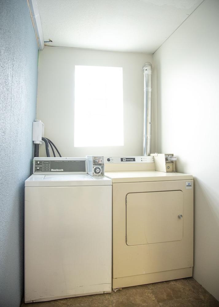 Happy Day Inn Burnaby Eksteriør bilde