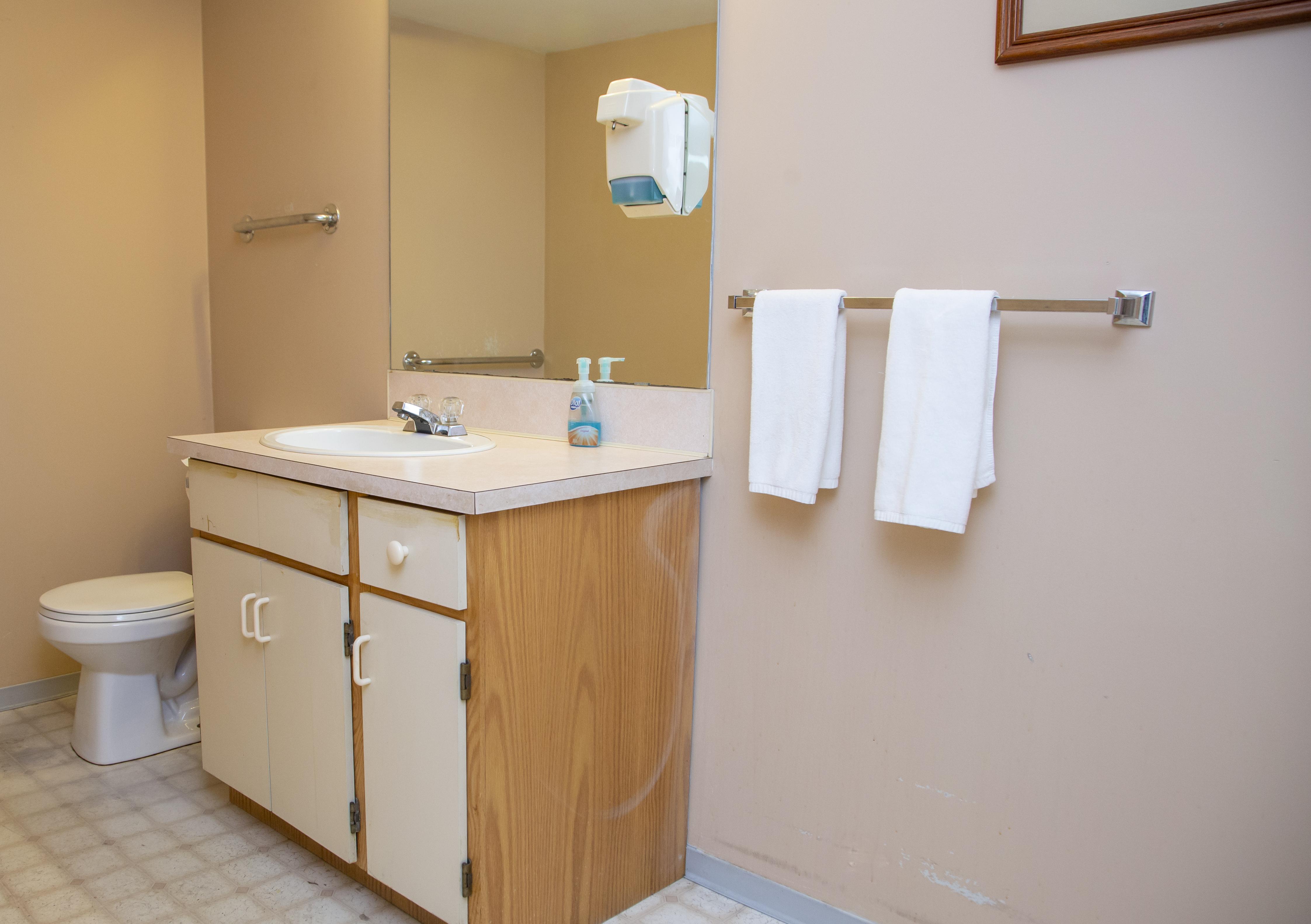 Happy Day Inn Burnaby Eksteriør bilde
